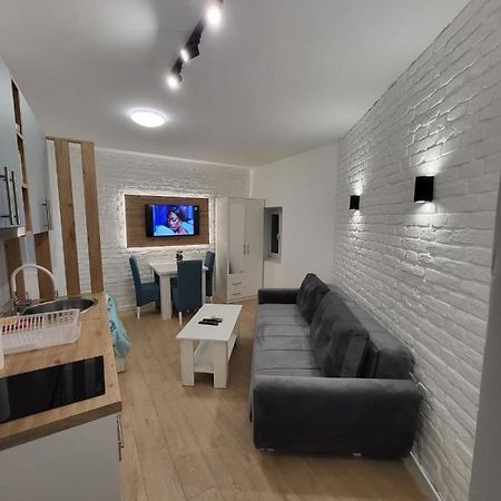 Harmony Suites Sajmiste Esterno foto