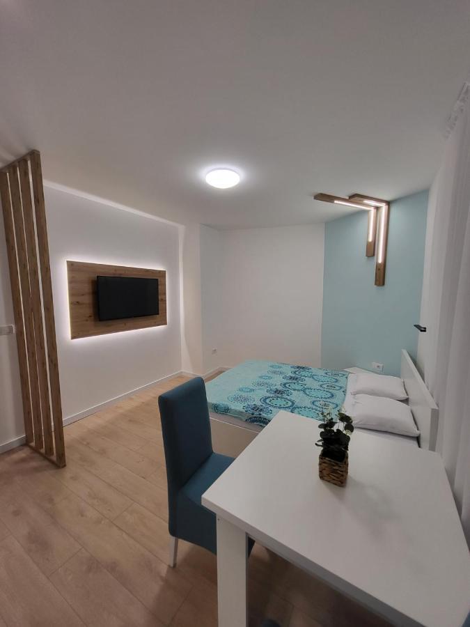 Harmony Suites Sajmiste Esterno foto