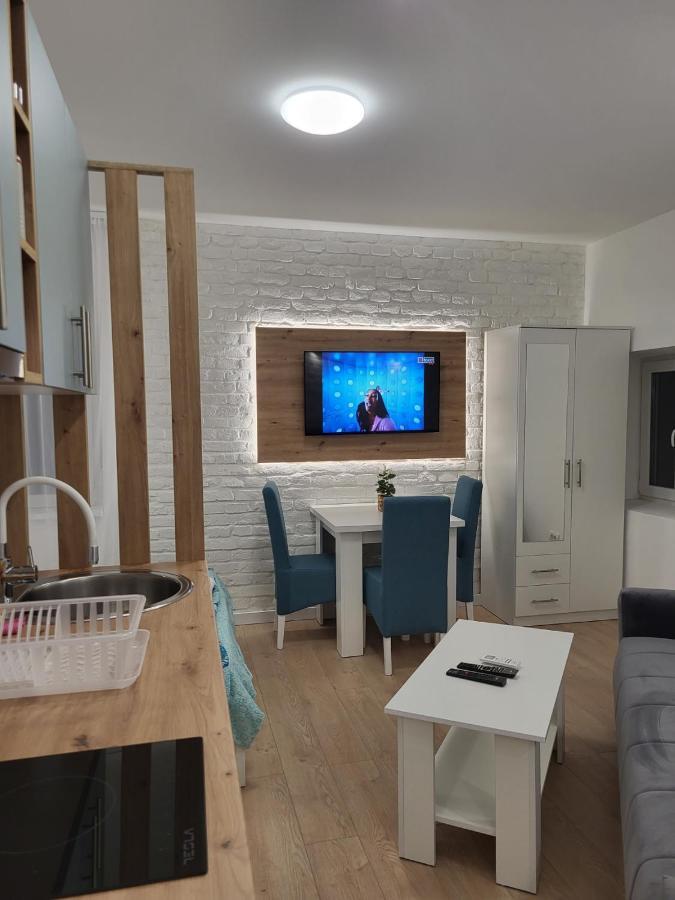 Harmony Suites Sajmiste Esterno foto
