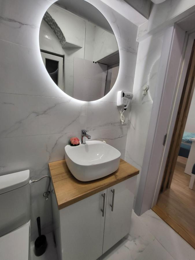 Harmony Suites Sajmiste Esterno foto