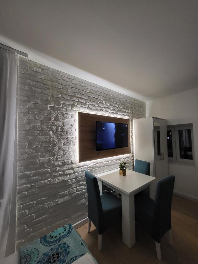 Harmony Suites Sajmiste Esterno foto